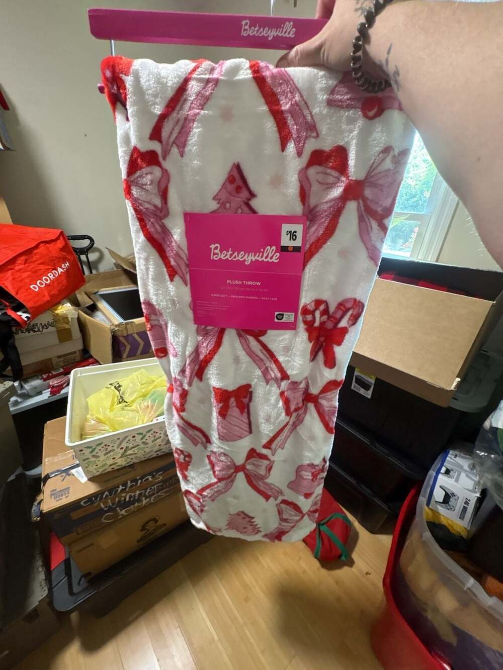 Betseyville Plush Throw Blanket Red and Pink 50 x 70